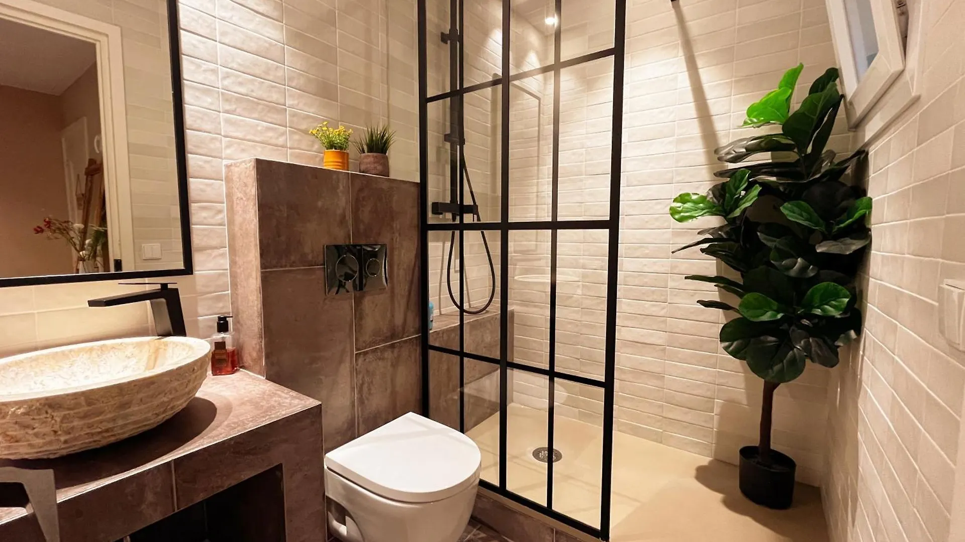 Chic Apartment In Girona Center Spain