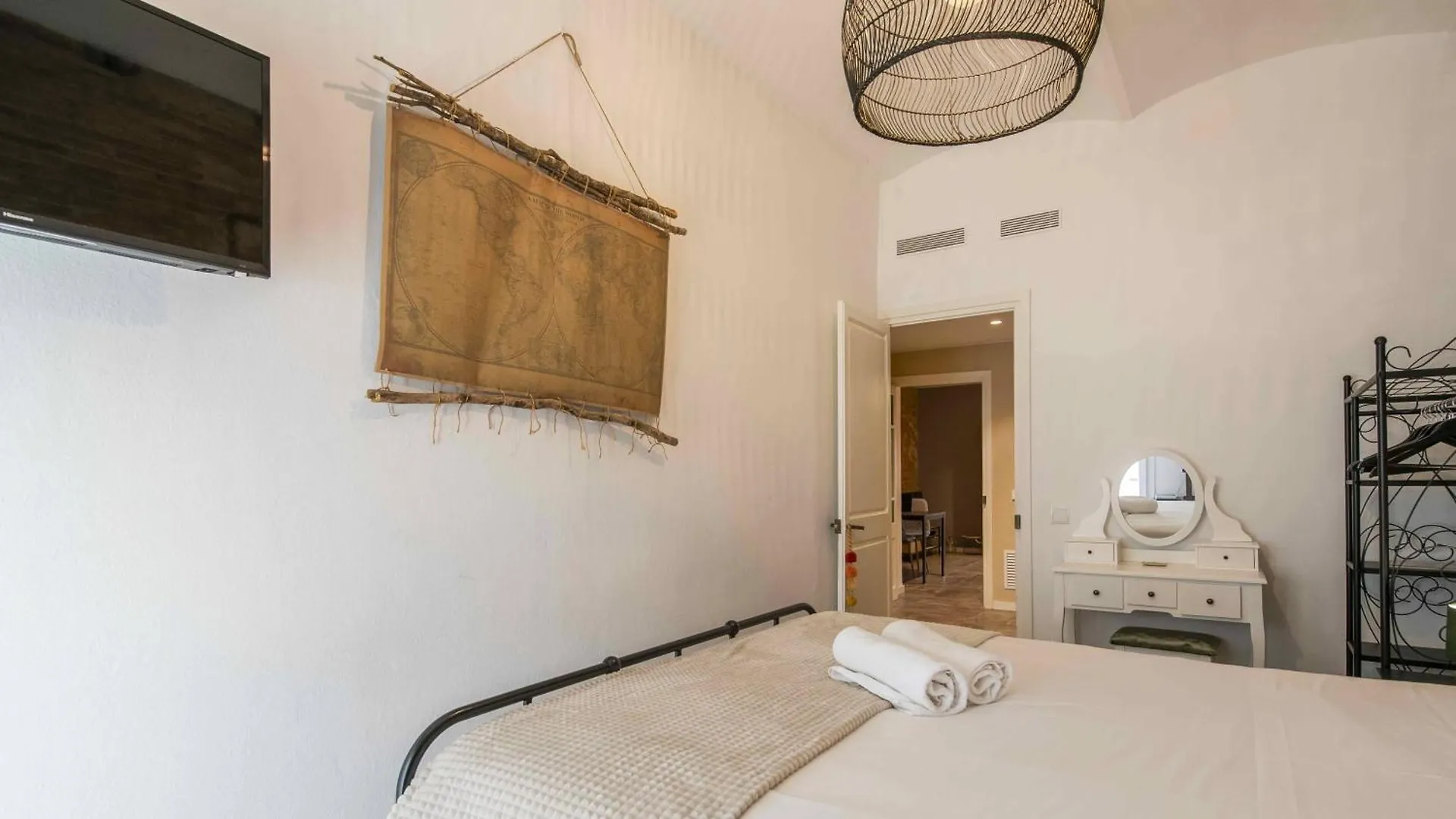 Chic Apartment In Girona Center Spain