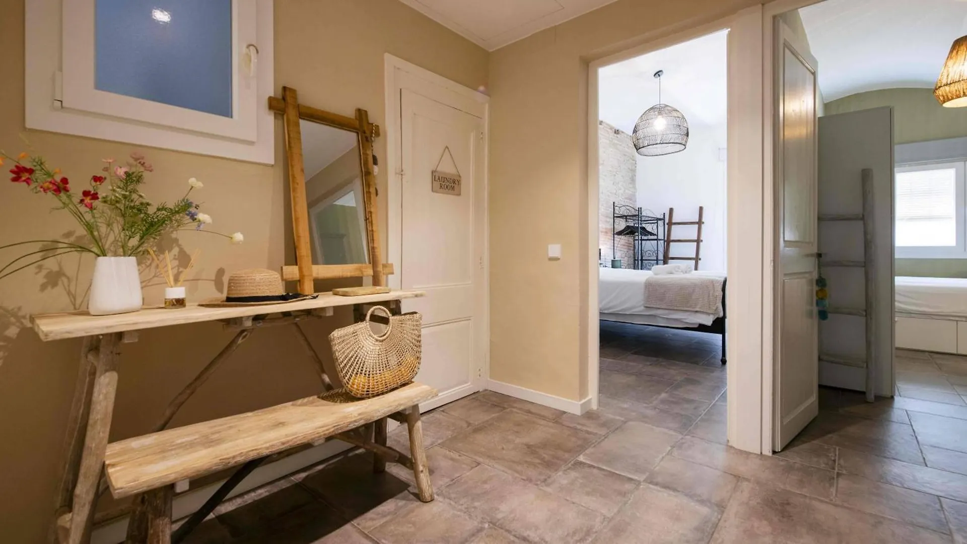 Chic Apartment In Girona Center