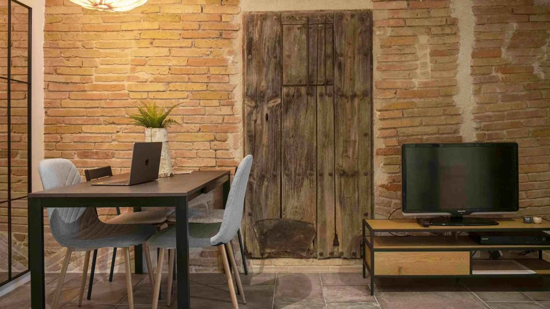 Chic Apartment In Girona Center Spain