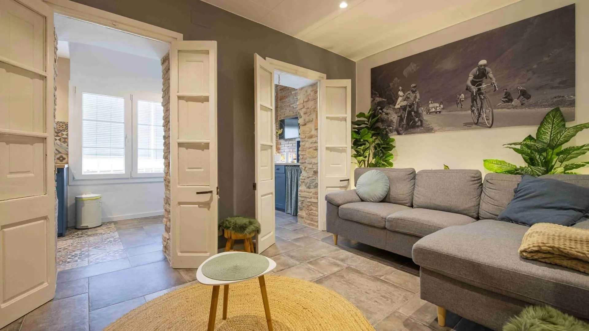 Chic Apartment In Girona Center Spain